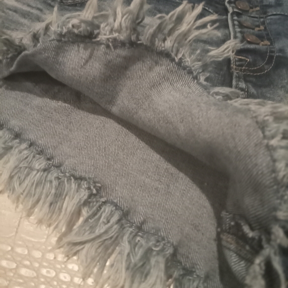 Denim high rise fringe ripped jean shorts - Picture 2 of 9